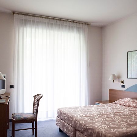 Roero Park Hotel Sommariva Perno 외부 사진