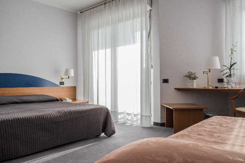 Roero Park Hotel Sommariva Perno 외부 사진
