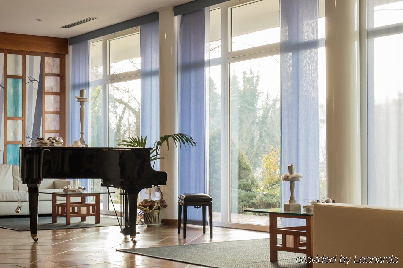 Roero Park Hotel Sommariva Perno 외부 사진