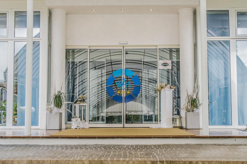 Roero Park Hotel Sommariva Perno 외부 사진