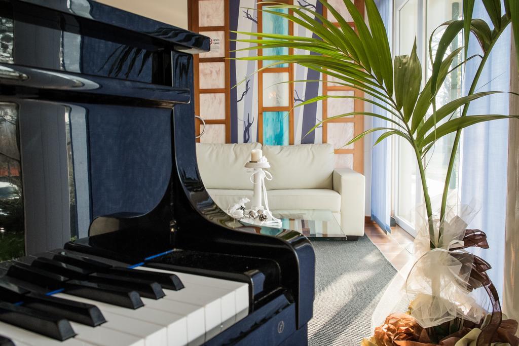 Roero Park Hotel Sommariva Perno 외부 사진