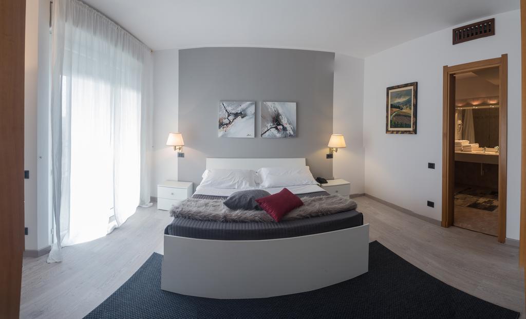 Roero Park Hotel Sommariva Perno 외부 사진