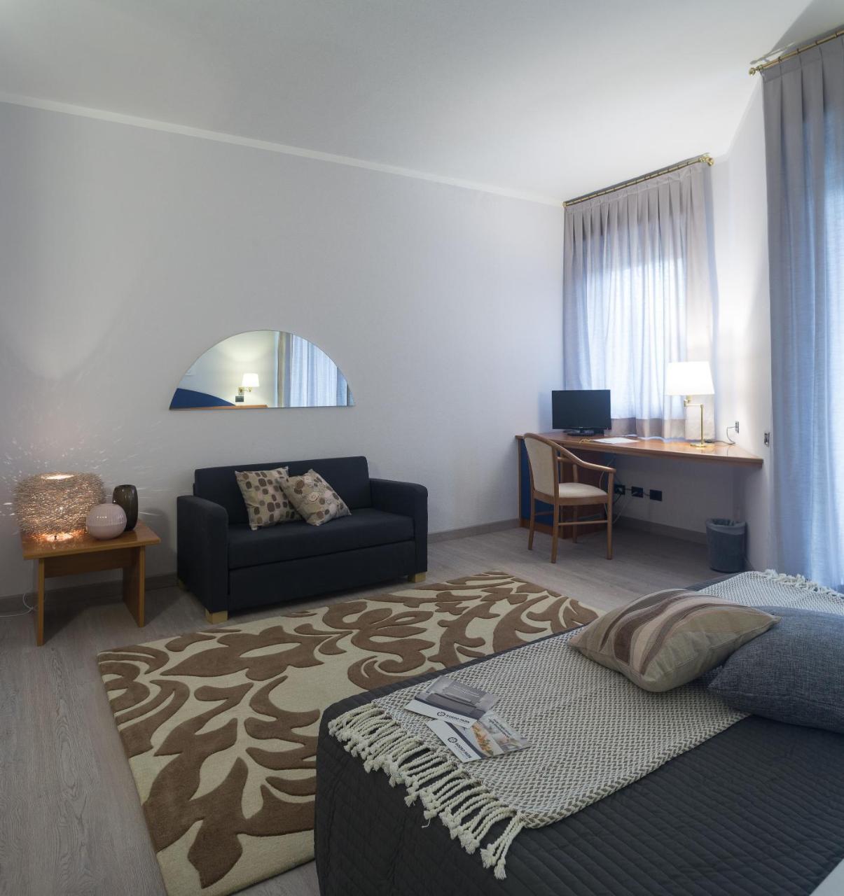 Roero Park Hotel Sommariva Perno 외부 사진