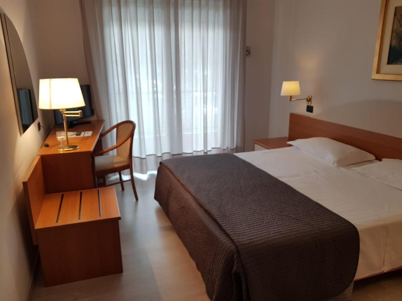 Roero Park Hotel Sommariva Perno 외부 사진