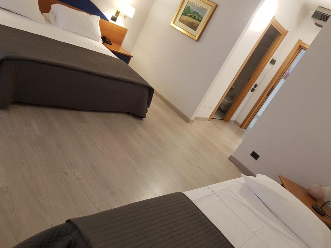 Roero Park Hotel Sommariva Perno 외부 사진