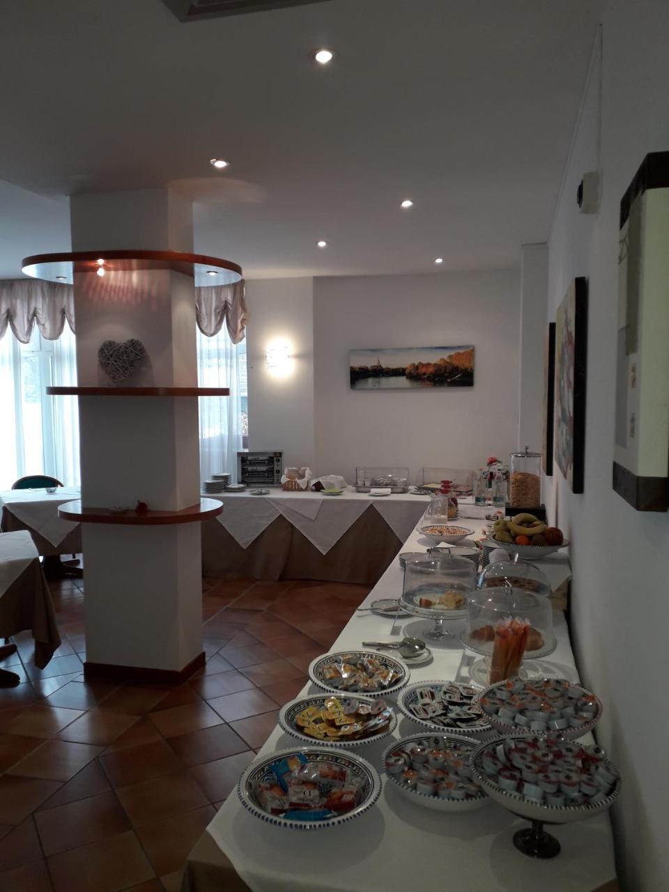 Roero Park Hotel Sommariva Perno 외부 사진