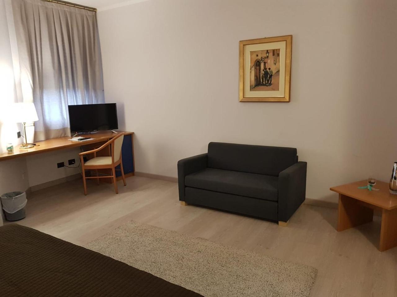 Roero Park Hotel Sommariva Perno 외부 사진
