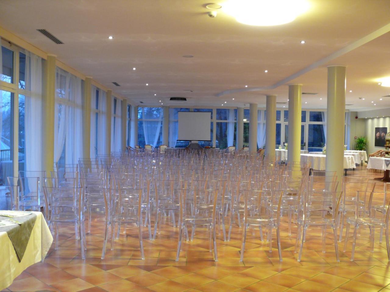 Roero Park Hotel Sommariva Perno 외부 사진