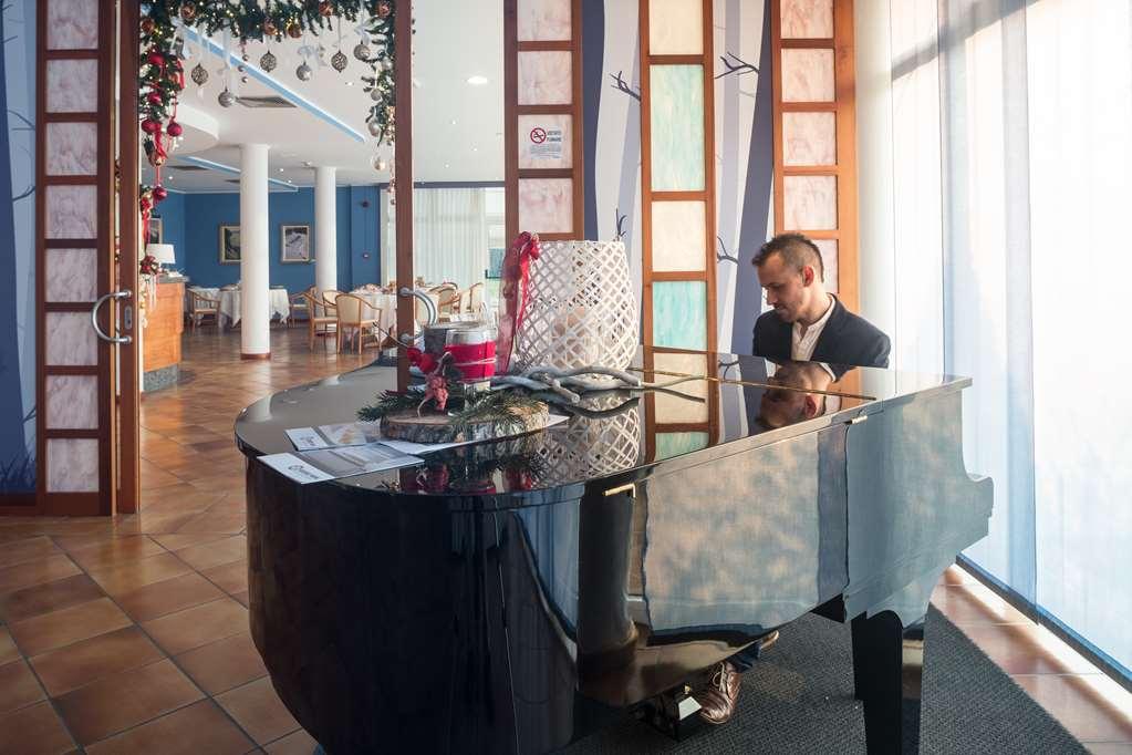 Roero Park Hotel Sommariva Perno 레스토랑 사진